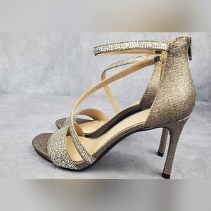 Brand New Kelly & Katie Nielle Metallic Silver‎ Formal Shoes Size 9M